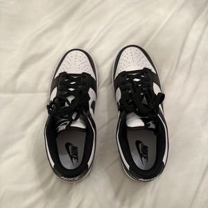 Men’s Size 7 Dunk Low ‘Black White’/Panda